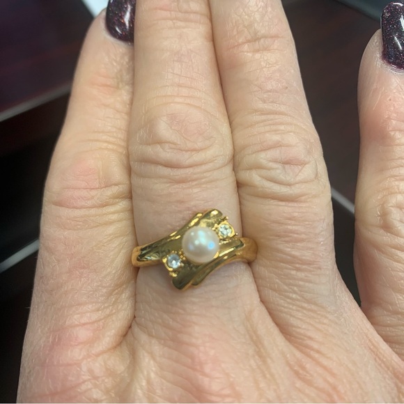 Avon “Eternal Luster” Goldtone  faux Pearl Ring size 9 NIB 1989 - Picture 6 of 7